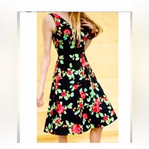 Chic Black Floral Midi Dress